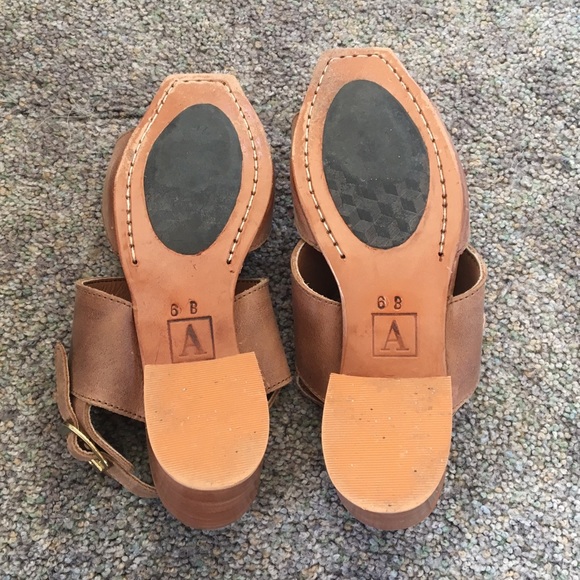 Adelante Shoe Co Serena Sandal in Desert - Picture 3 of 3